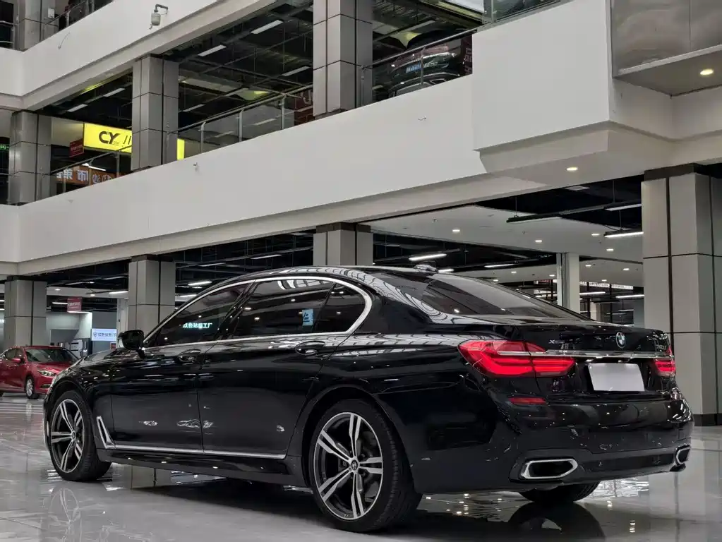 BMW 7 SERIES