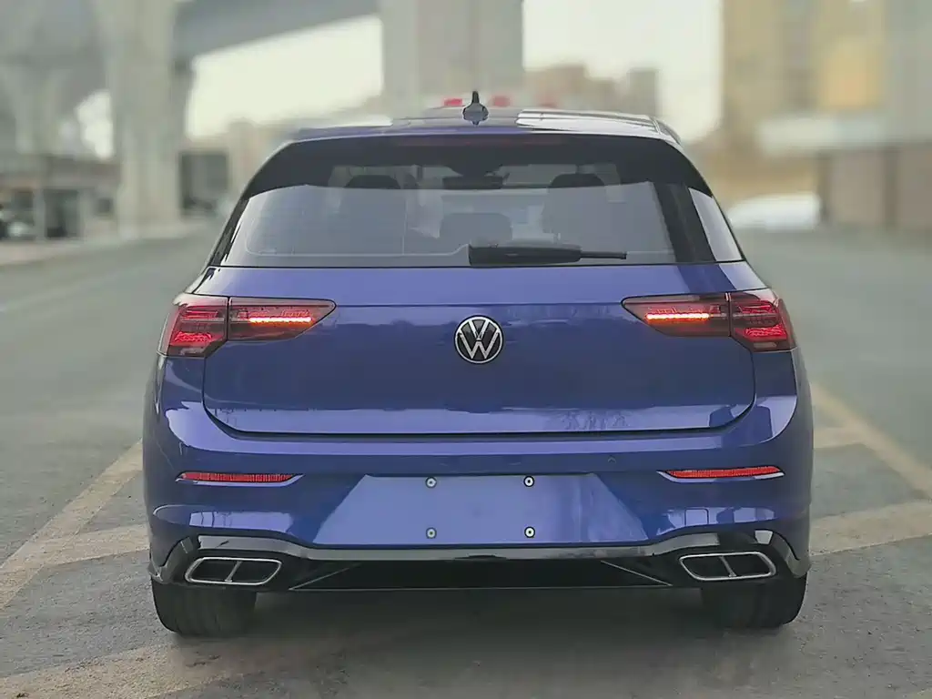 VOLKSWAGEN GOLF