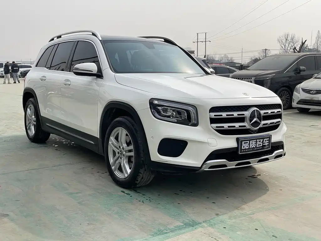 MERCEDES-BENZ GLB