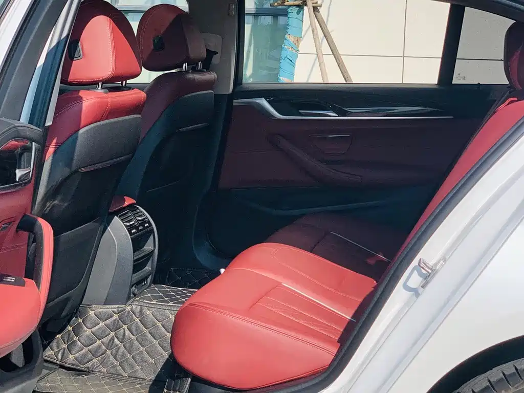 BMW 5 Series — миниатюра 17
