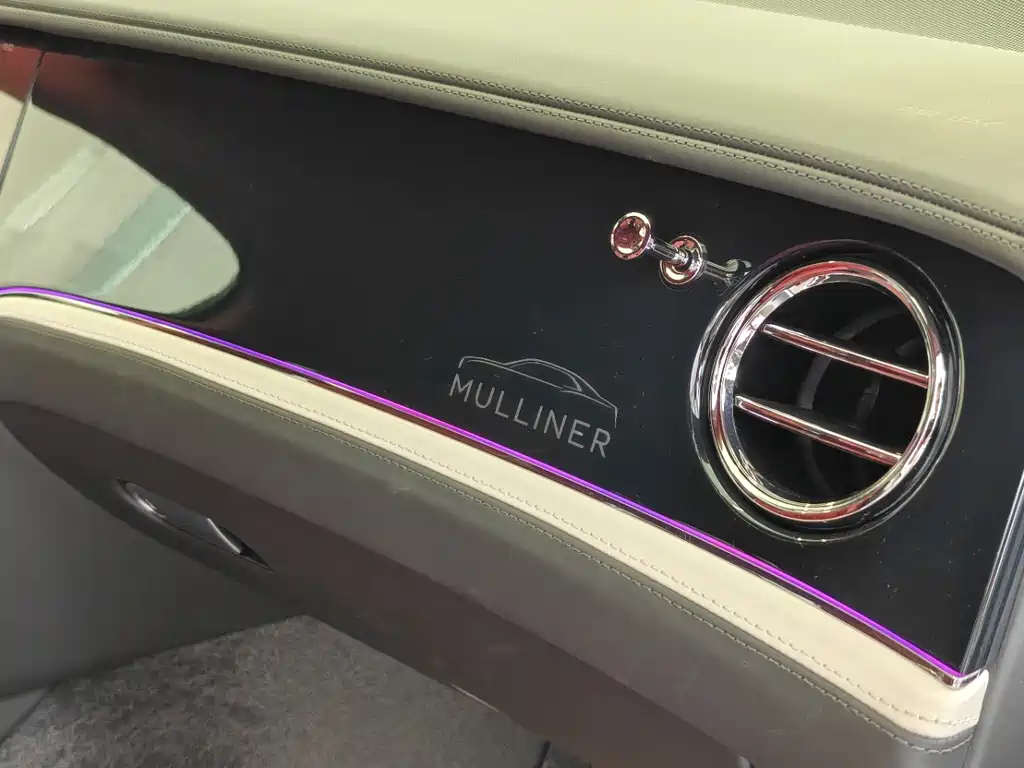 Bentley Flying Spur PHEV — миниатюра 14