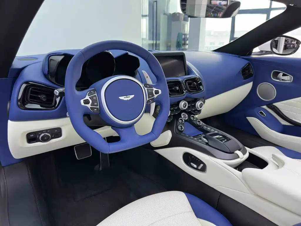Aston Martin V8 Vantage — миниатюра 15