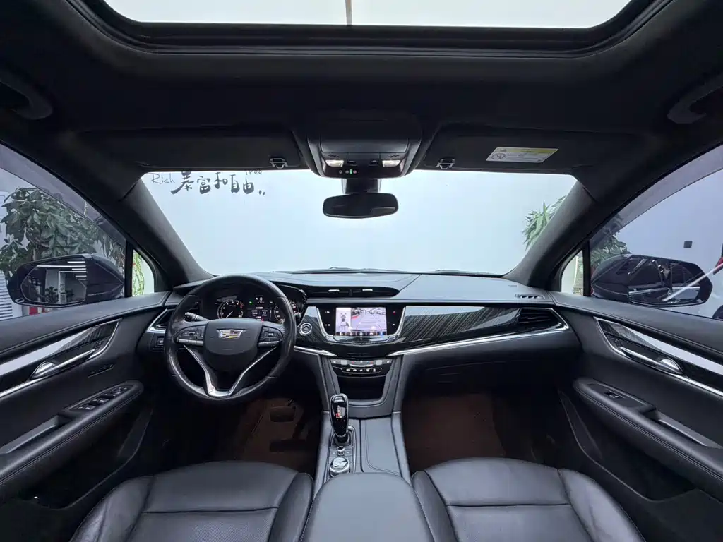 Cadillac XT6 — миниатюра 11
