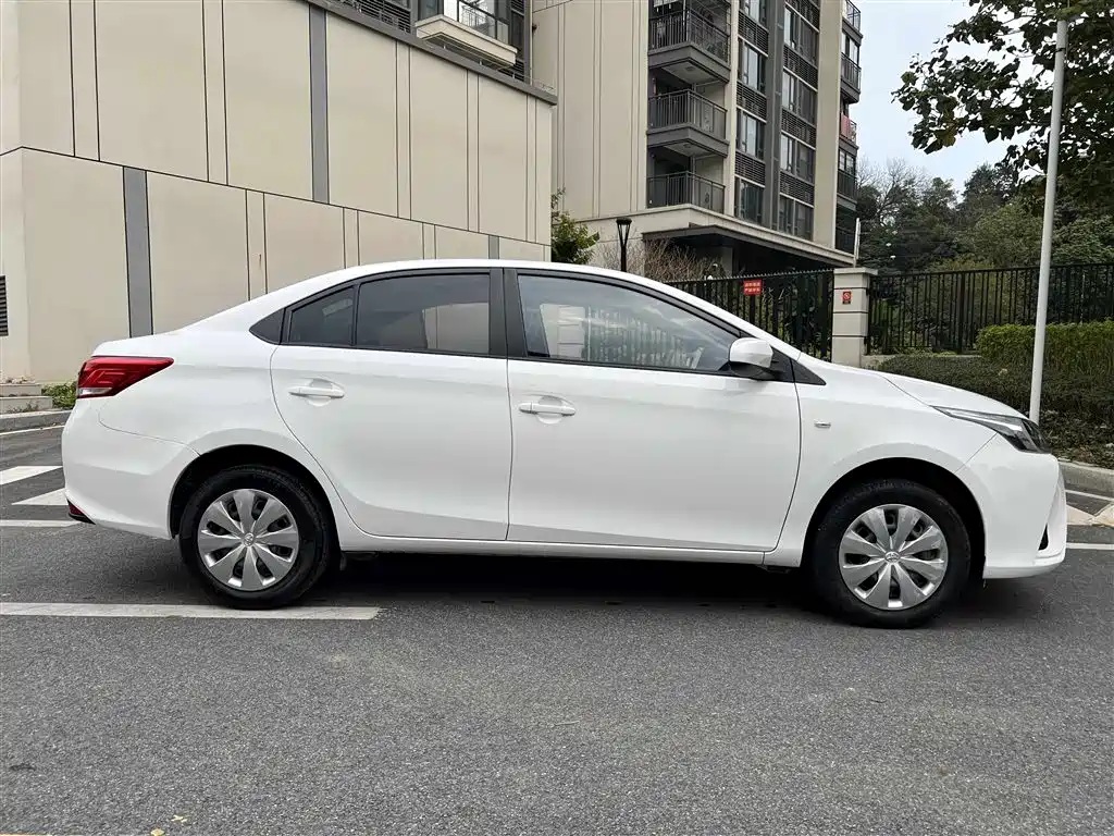 TOYOTA YARIS L TO ENJOY