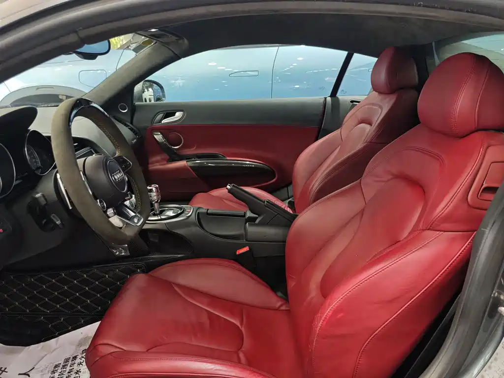 Audi R8 — миниатюра 6