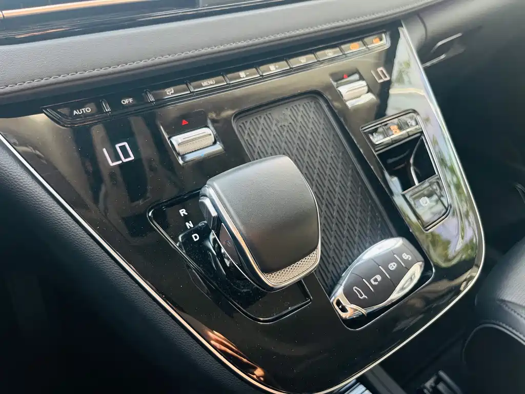 Hongqi Hongqi HQ9 PHEV — миниатюра 23