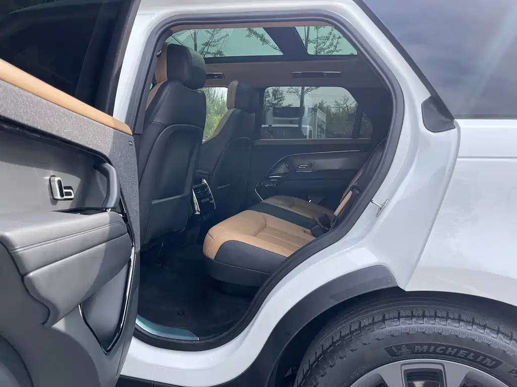 Land Rover Sport — миниатюра 6