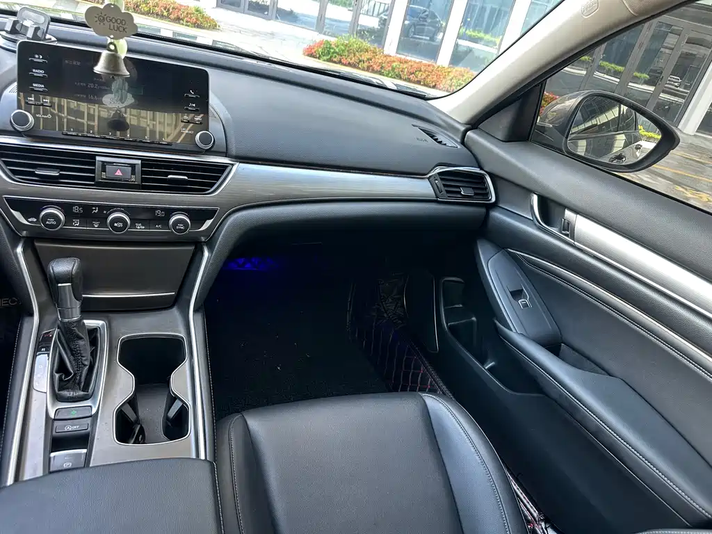 Honda Accord — миниатюра 9