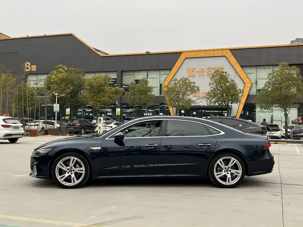 AUDI A7L