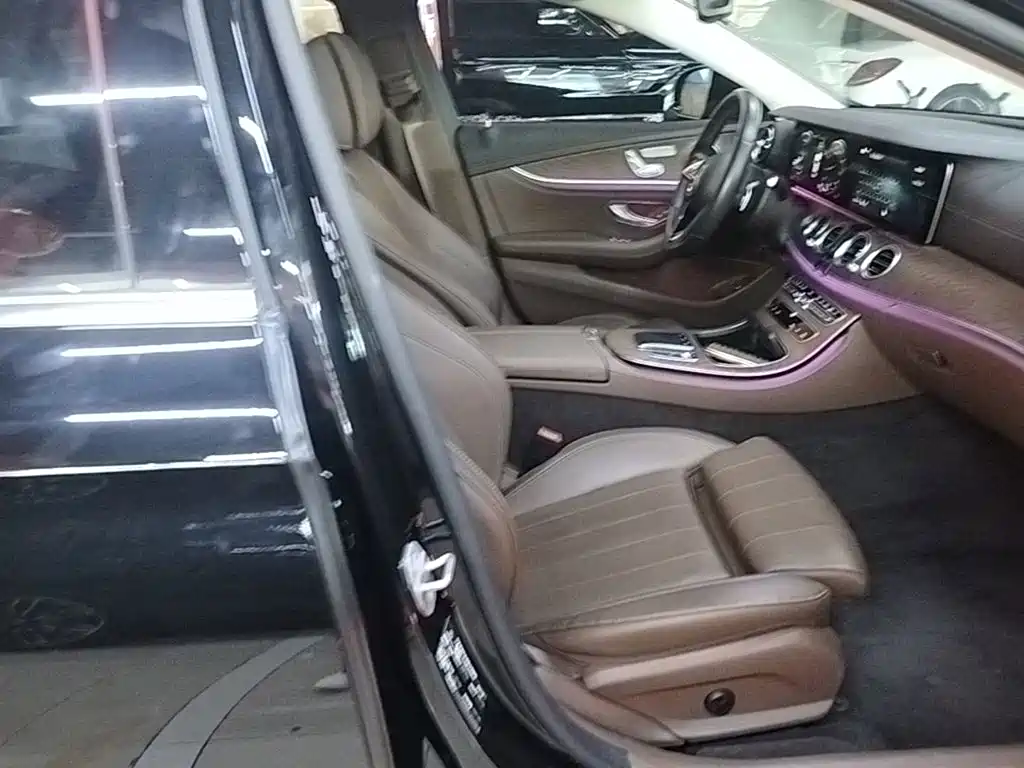 Mercedes-Benz E-Class — миниатюра 25