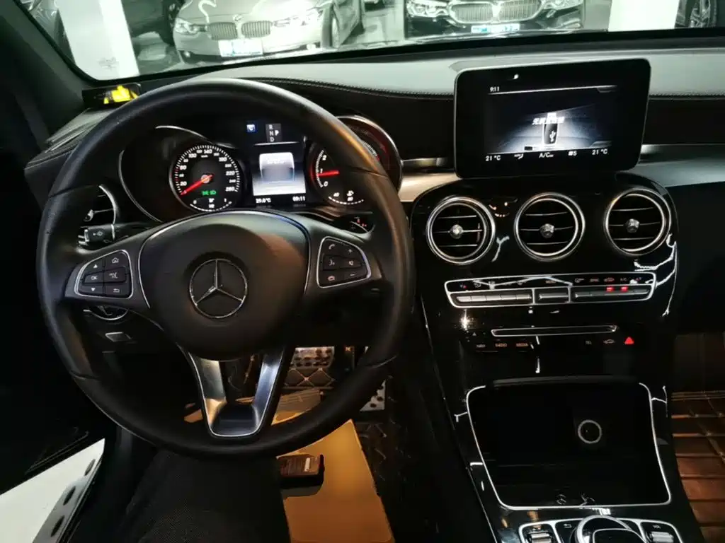 Mercedes-Benz GLC — миниатюра 10