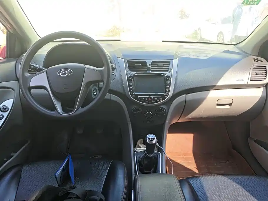 Hyundai Verna — миниатюра 12