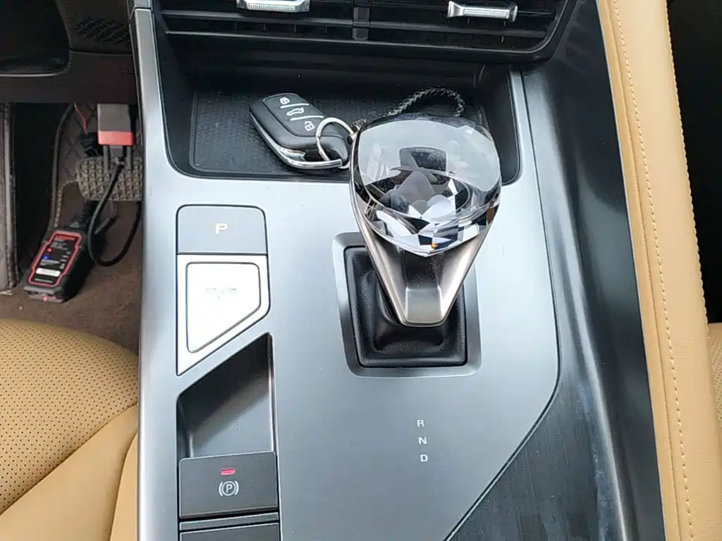 Roewe RX5 New Energy — миниатюра 14