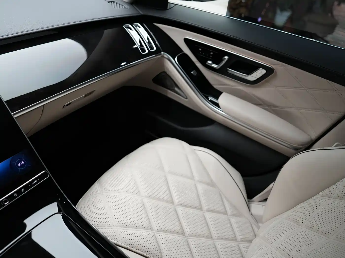 Mercedes-Benz Maybach S-Class id 4606878 из Китая 18