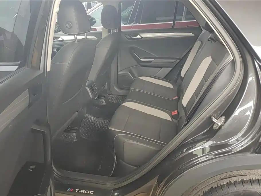 VOLKSWAGEN T ROC EXPLORING SONGS