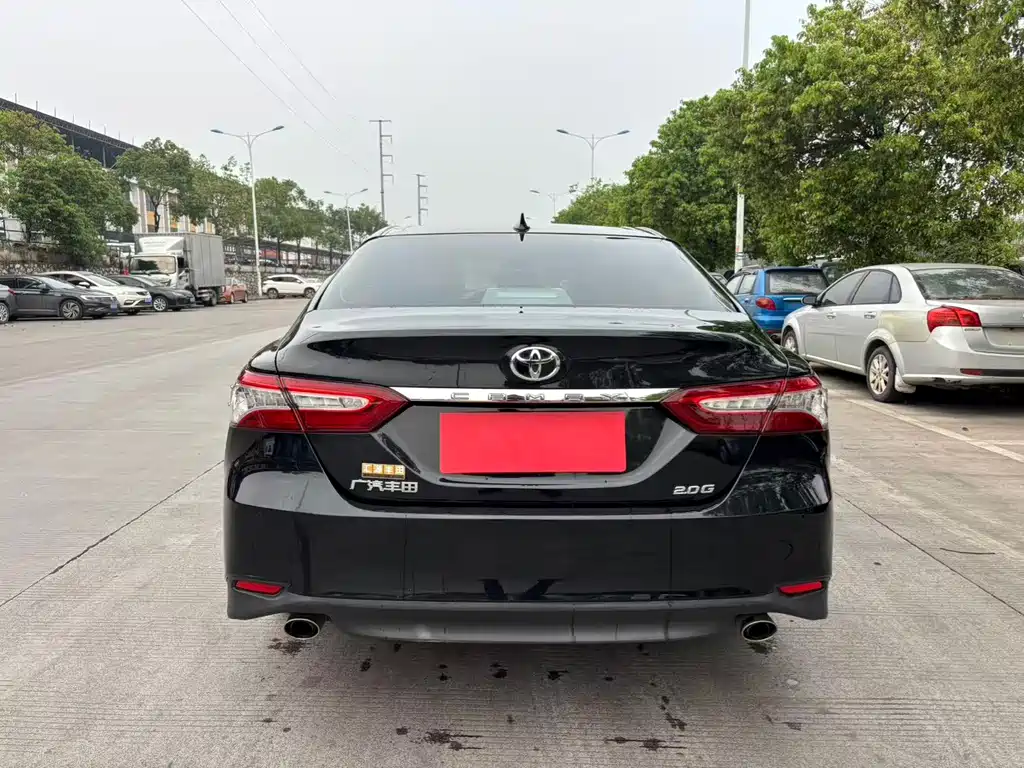 Toyota Camry 2021 2.0G Luxury