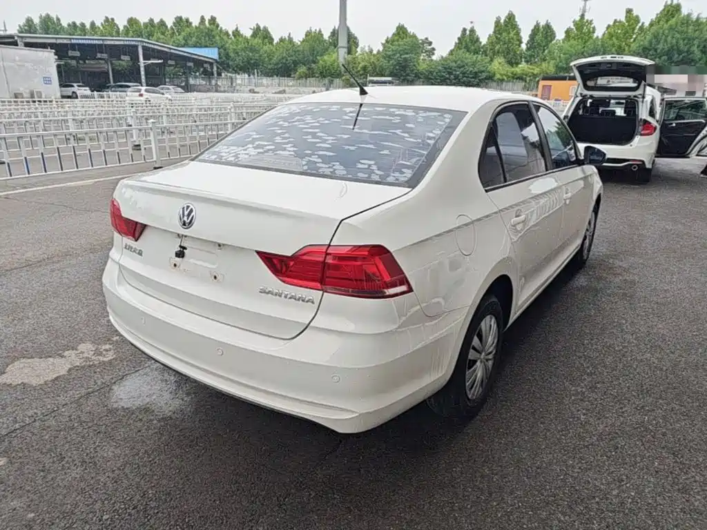 Volkswagen Santana — миниатюра 7