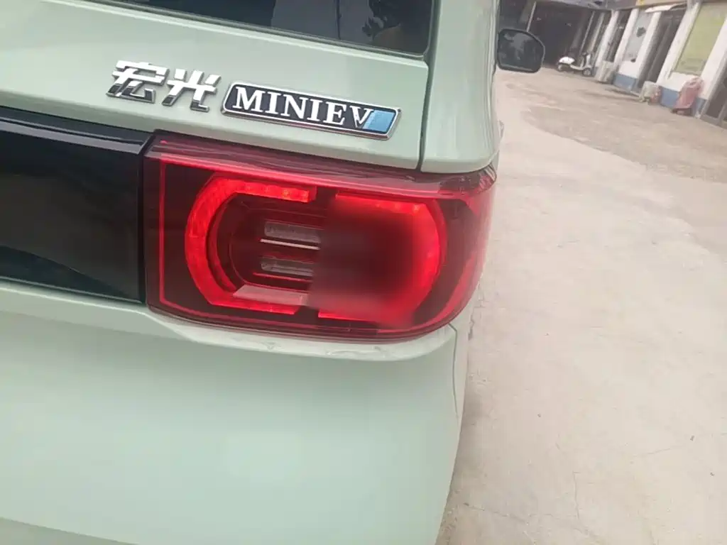 Wuling MINIEV — миниатюра 8