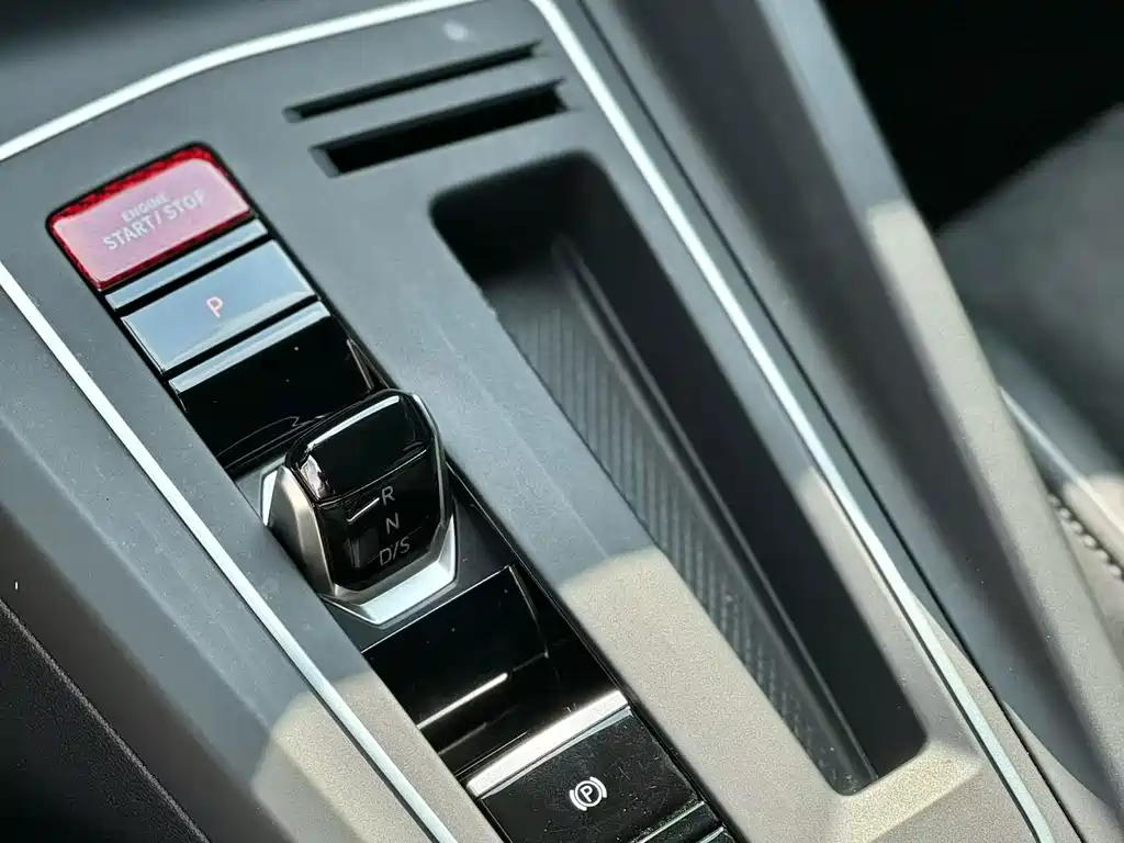 Volkswagen Golf — миниатюра 12