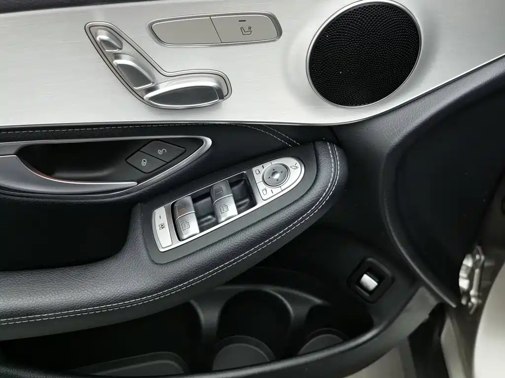 Mercedes-Benz GLC — миниатюра 9