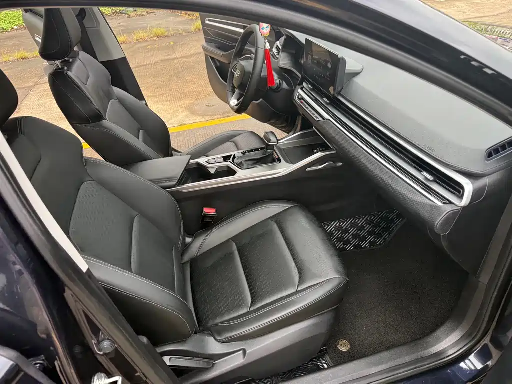 Geely Emgrand — миниатюра 12