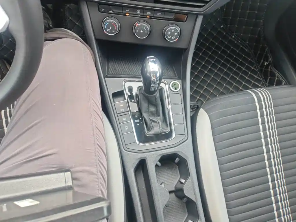 Volkswagen Bora — миниатюра 14