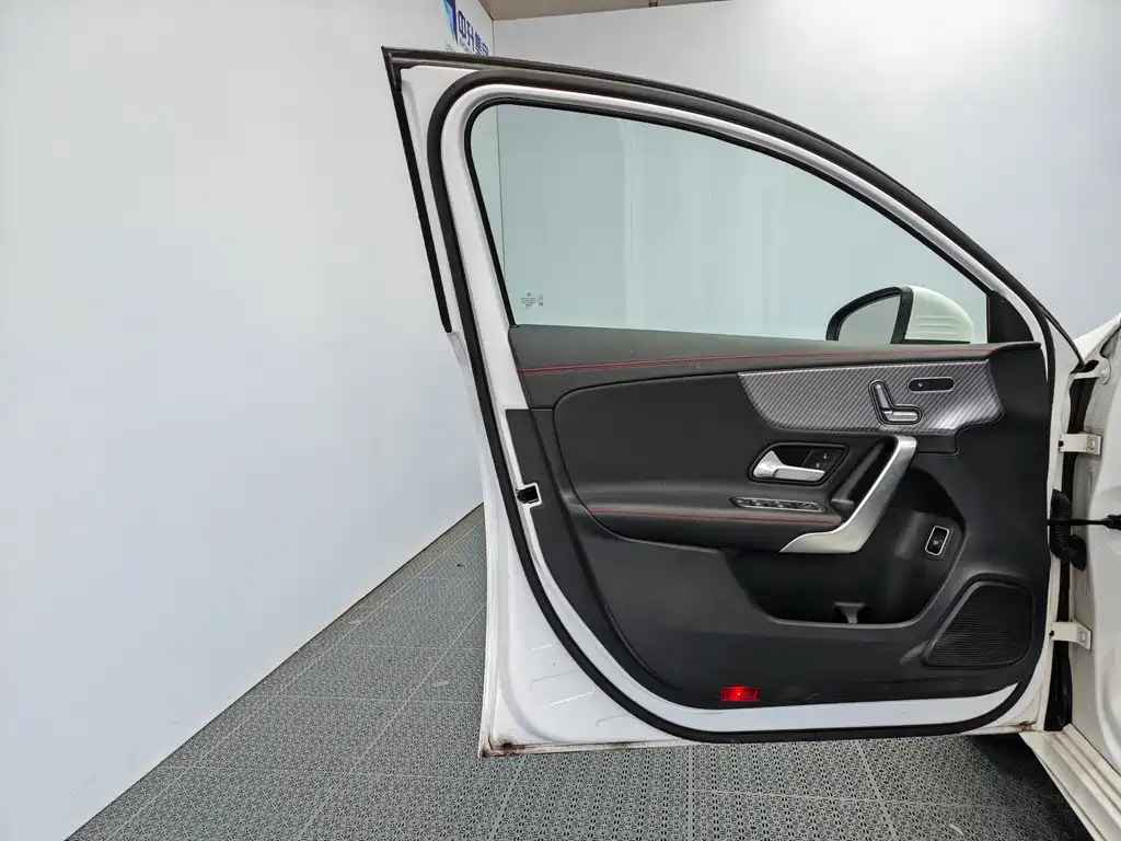 Mercedes-Benz A-Class — миниатюра 13