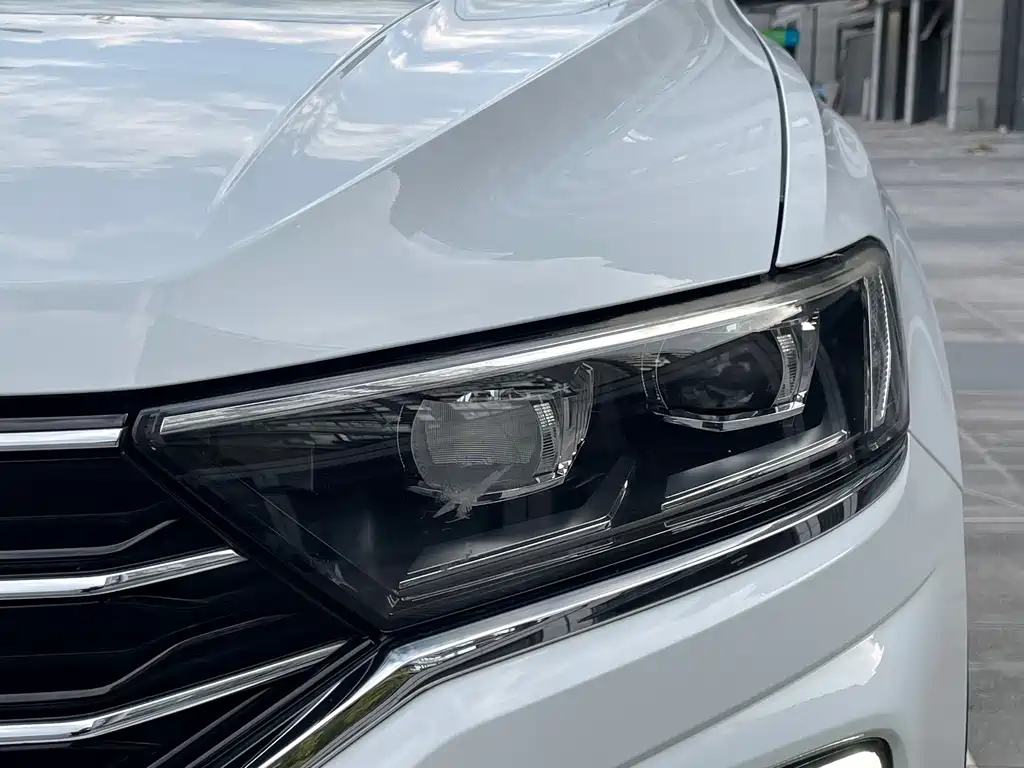 Volkswagen T-Roc — миниатюра 17