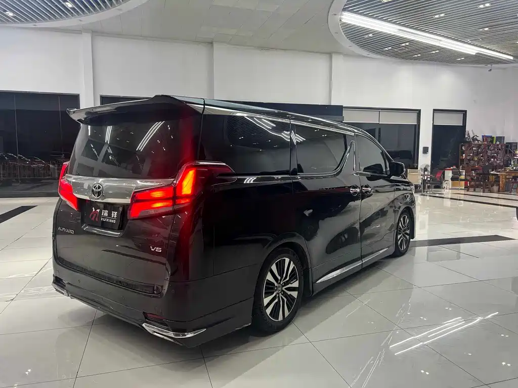 Toyota Alphard — фотографии объявления, Фото 4