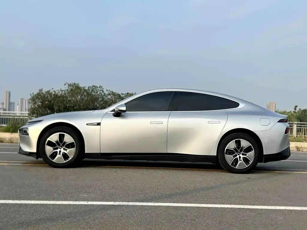 XPeng P7 — миниатюра 4