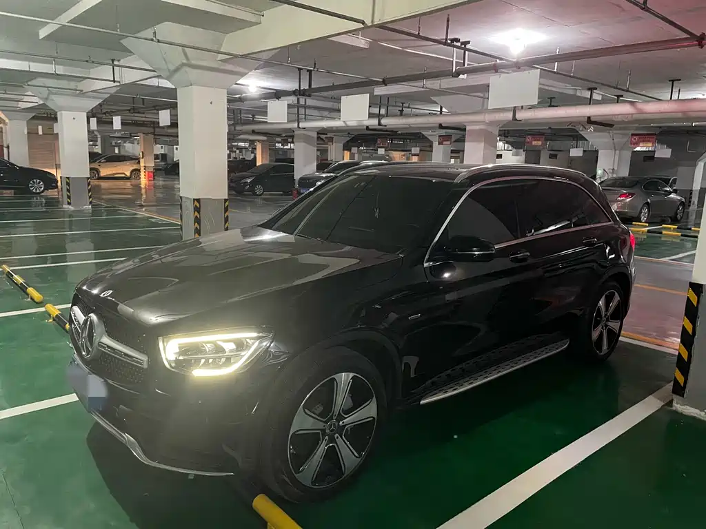 Купить Mercedes-Benz GLC