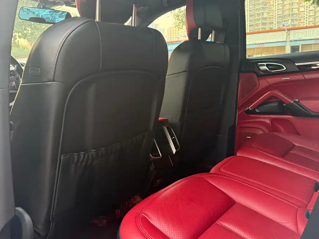 Porsche Cayenne — миниатюра 20