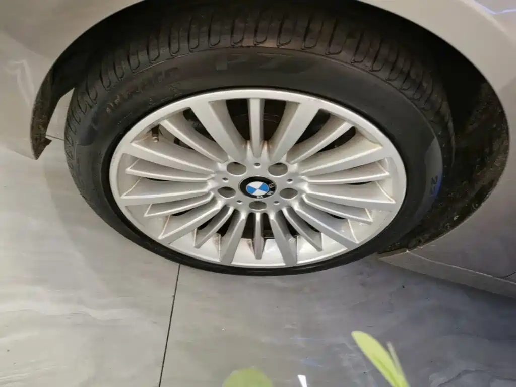 BMW 3 Series — миниатюра 23