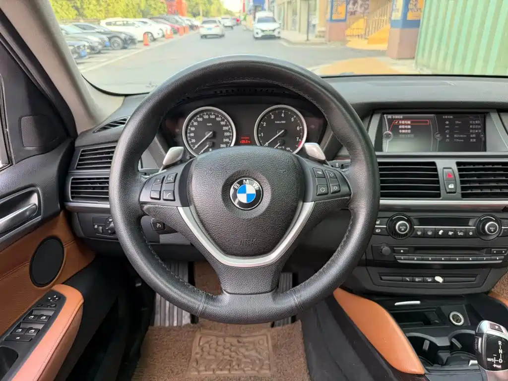 BMW X6 — миниатюра 5