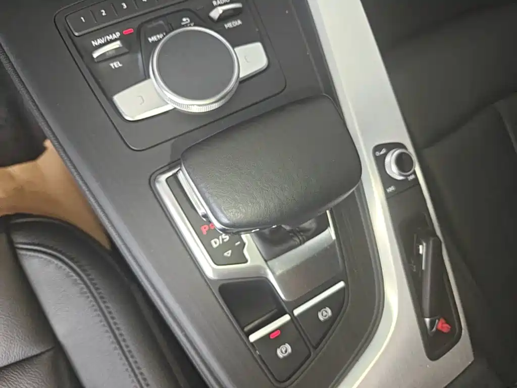 Audi A4L — миниатюра 14