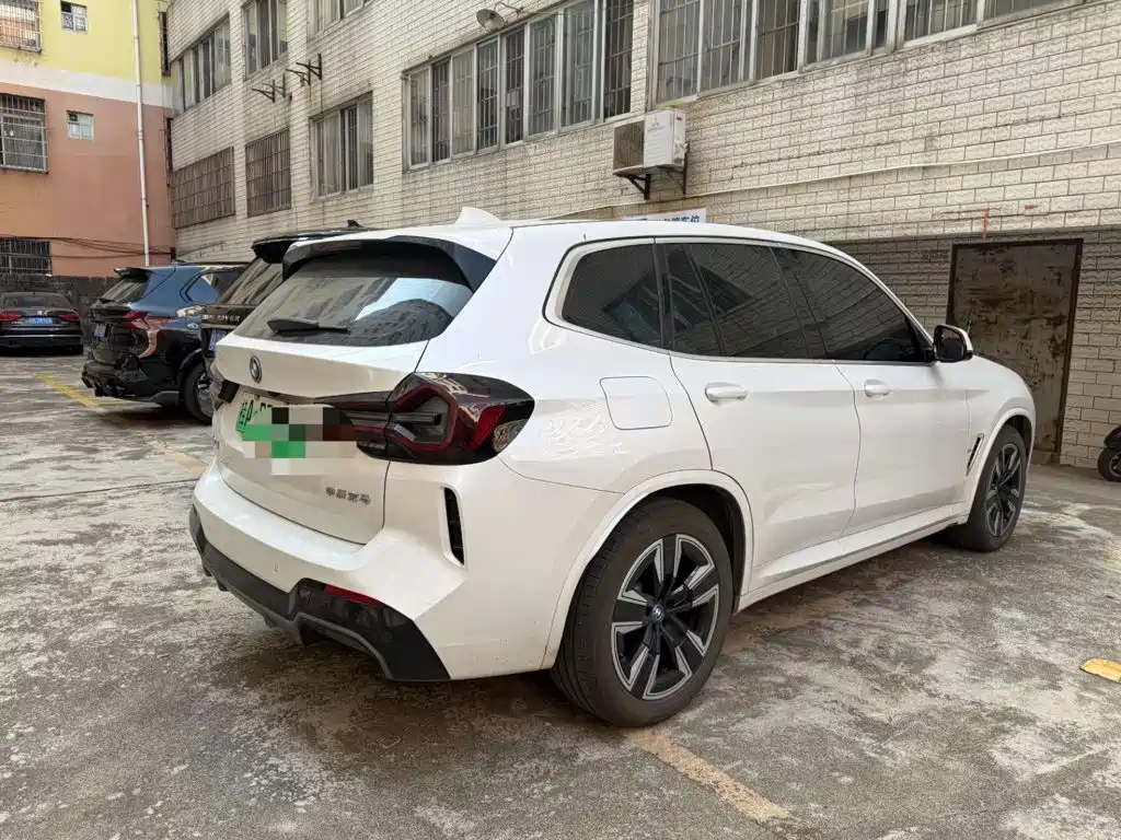 BMW iX3 — миниатюра 2
