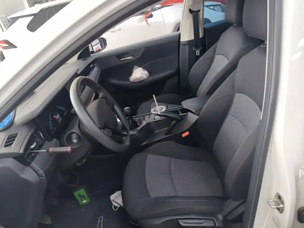 Roewe i5 — миниатюра 15