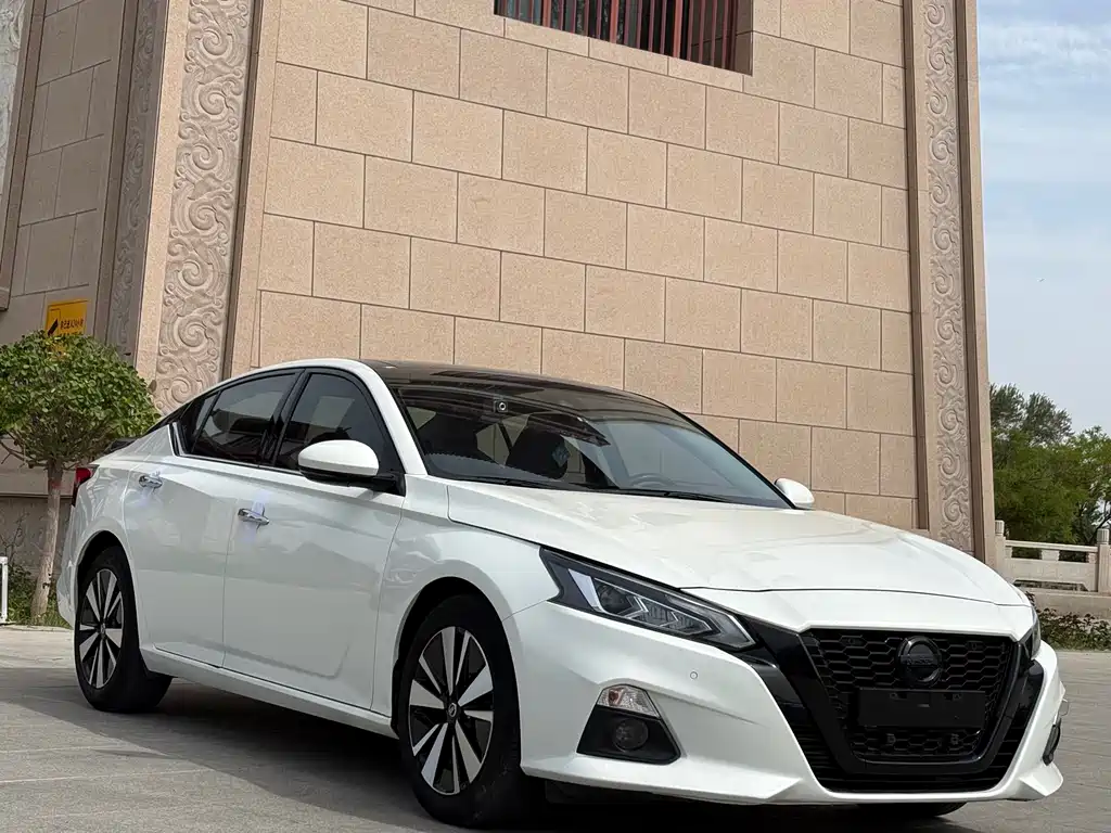 Купить Nissan Teana