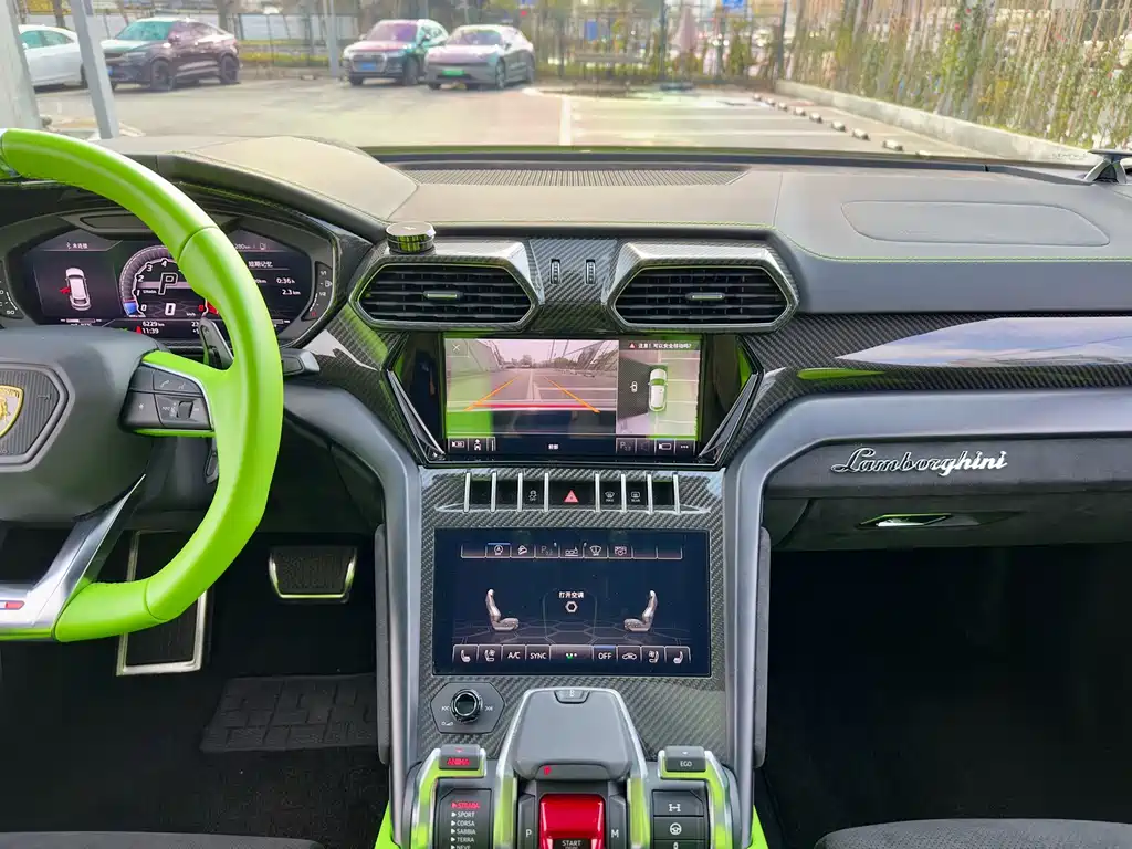 Lamborghini Urus — миниатюра 24