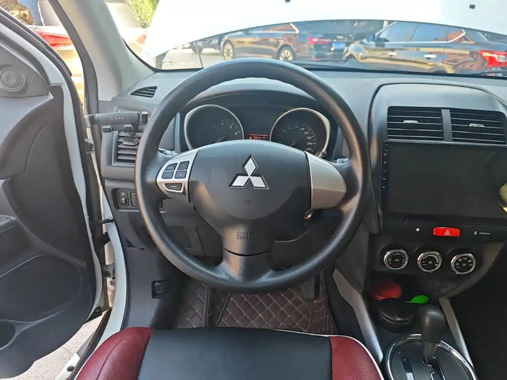 Mitsubishi ASX — миниатюра 11