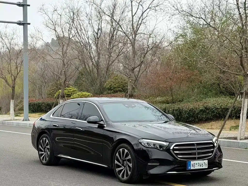 MERCEDES-BENZ E CLASS