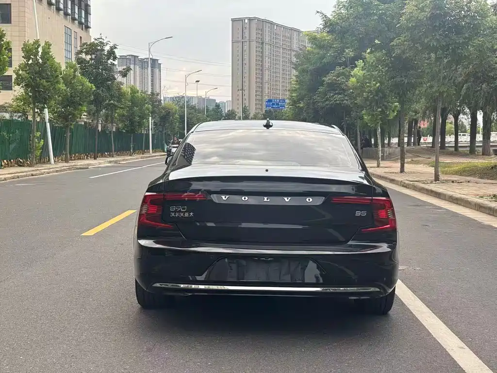 Volvo S90 — миниатюра 8
