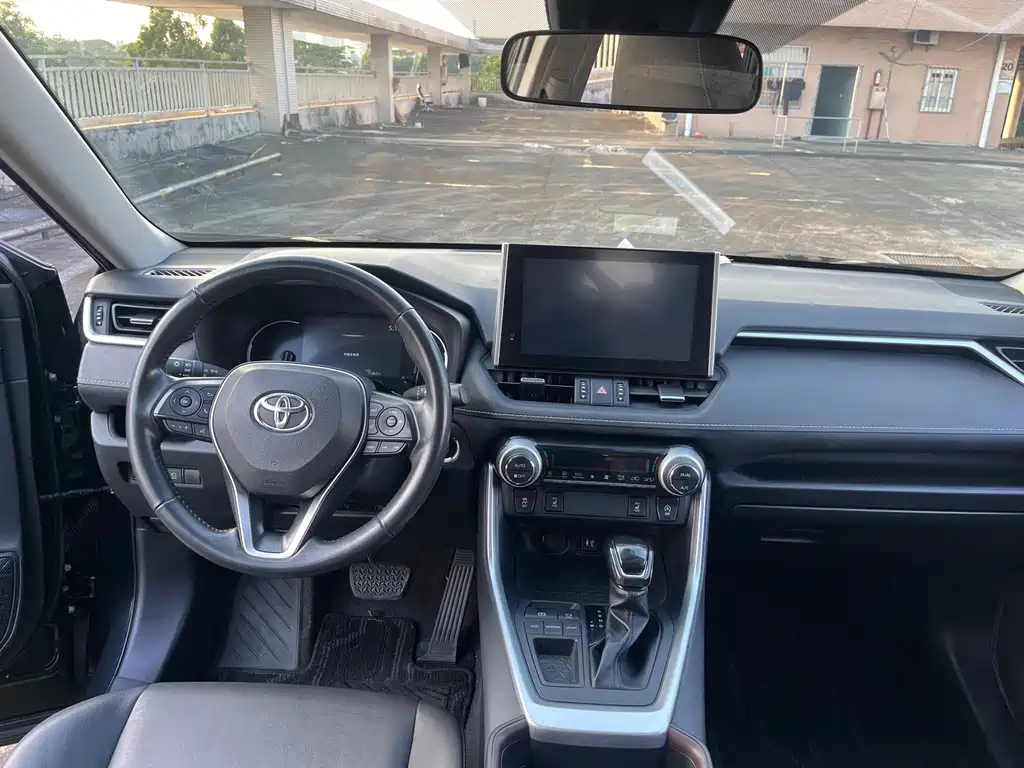 Toyota RAV4 — миниатюра 19