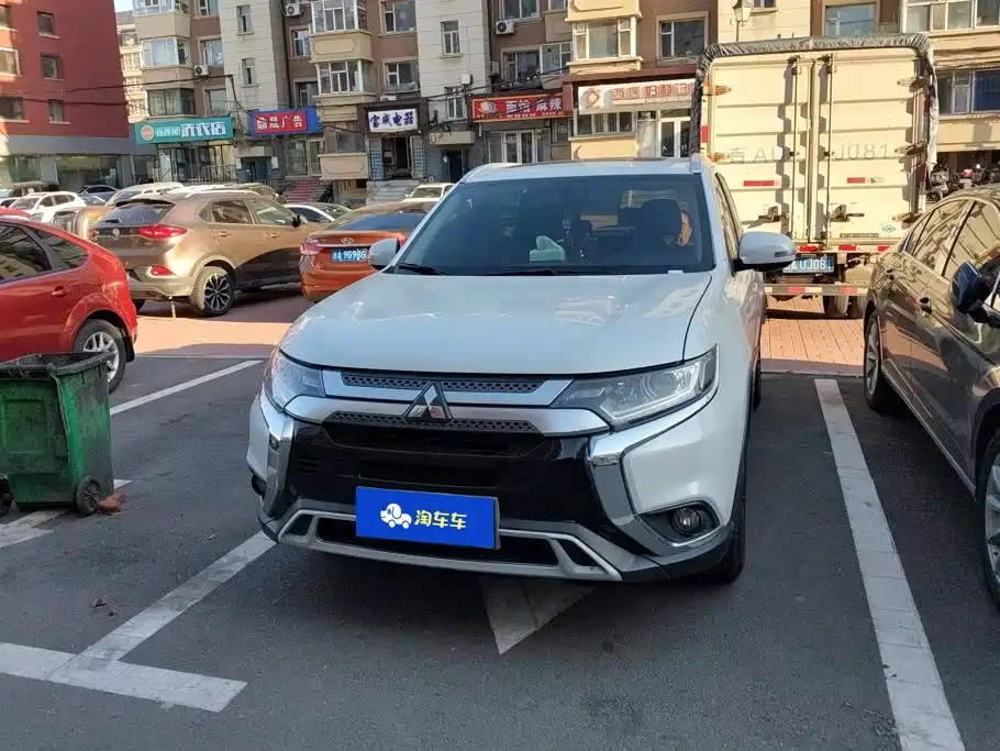 Mitsubishi Outlander — миниатюра 2