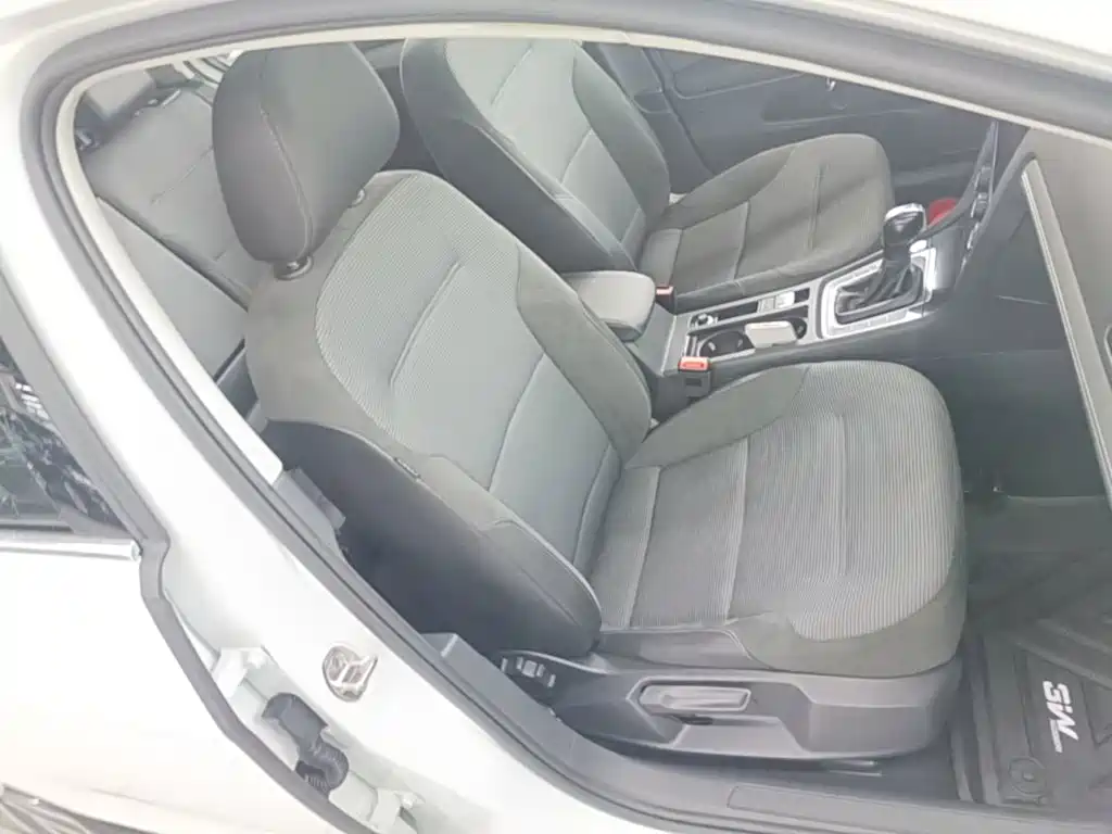 Volkswagen Golf — миниатюра 25