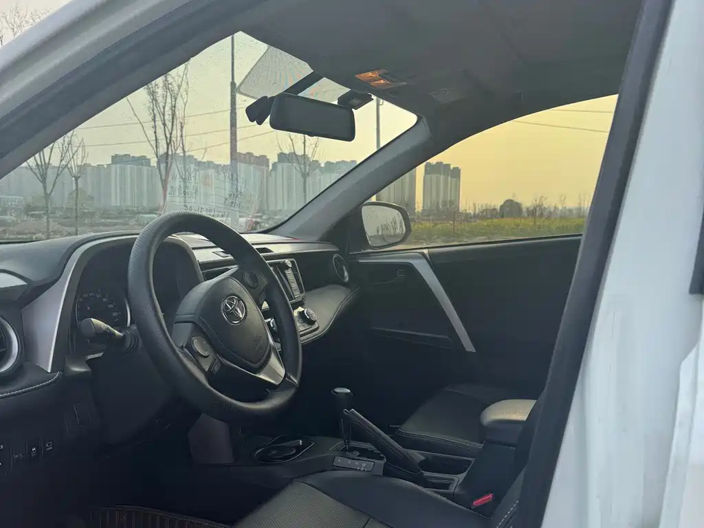 TOYOTA RAV4 RONGFANG