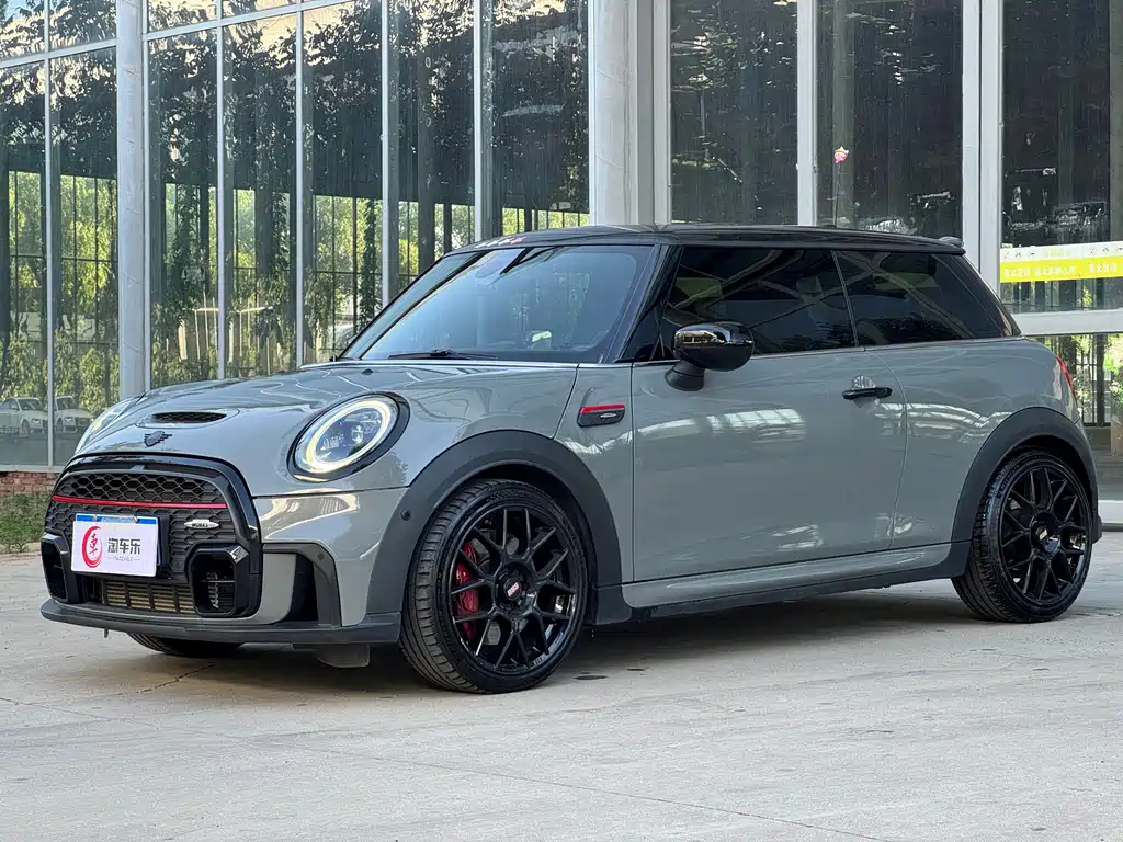 Купить MINI Mini JCW