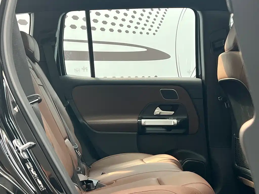 Mercedes-Benz EQB — миниатюра 10