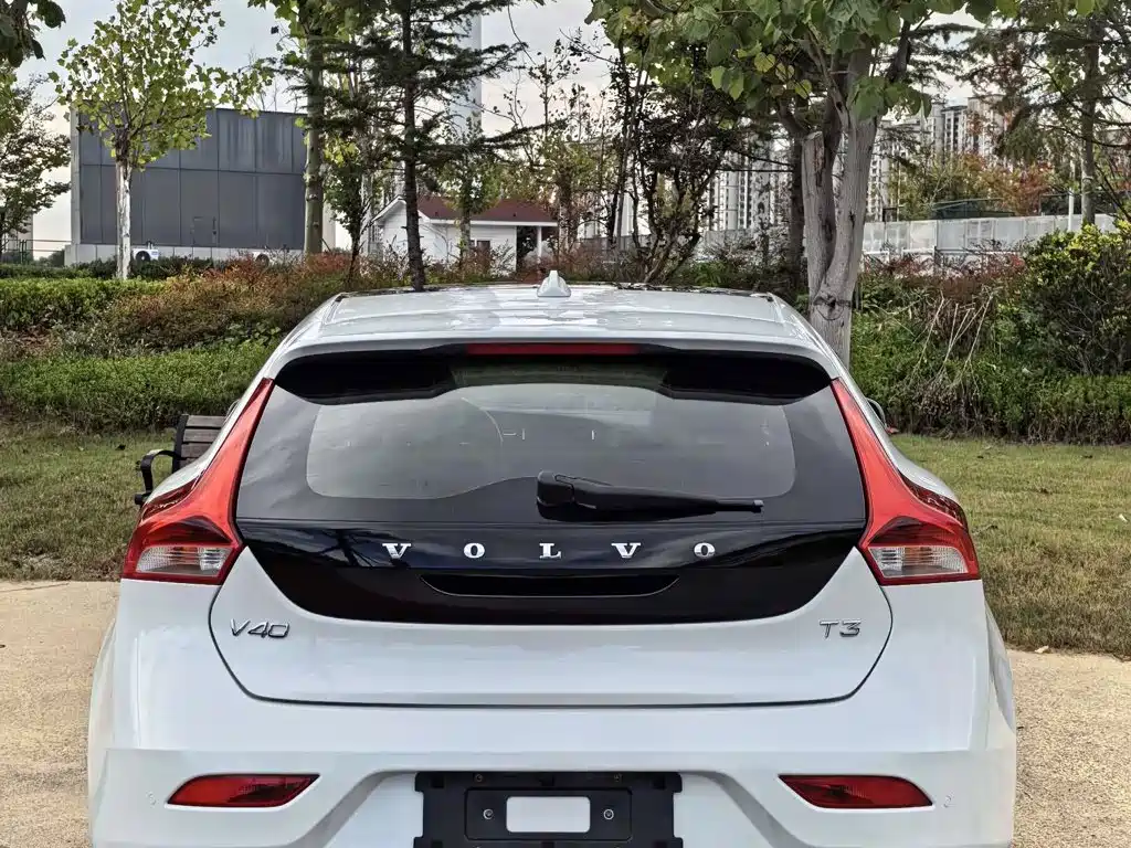 Volvo V40 — миниатюра 11