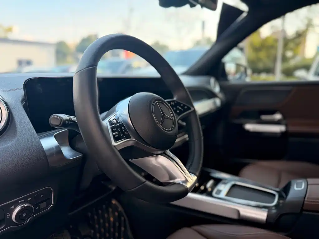 Mercedes-Benz GLB — миниатюра 14